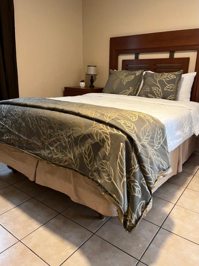 Del Bosque Tj Inn Tijuana Buitenkant foto