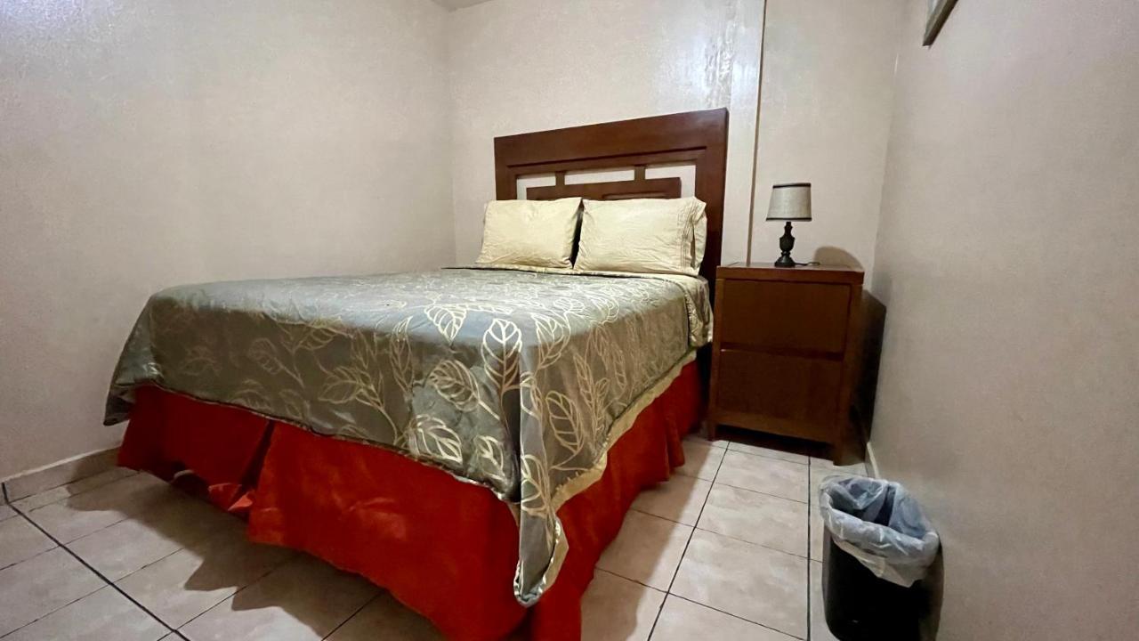 Del Bosque Tj Inn Tijuana Buitenkant foto
