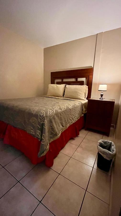 Del Bosque Tj Inn Tijuana Buitenkant foto